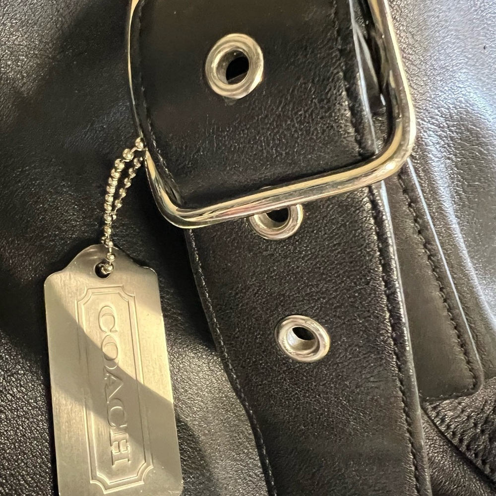 COACH Legacy Large Black Shoulder Bag. Excellent like new condition. - Picture 6 of 7